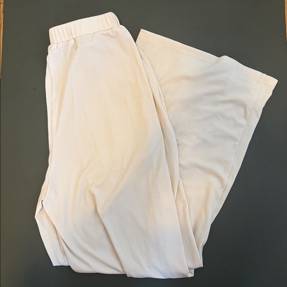 Cream Ribbed Wide-Leg Pants - Picture 4 of 4